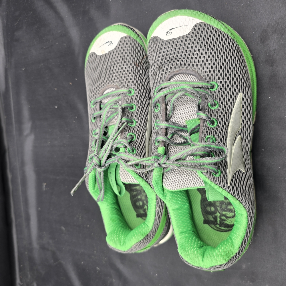 Altra Gray and Green Athletic‎ Shoes for Running